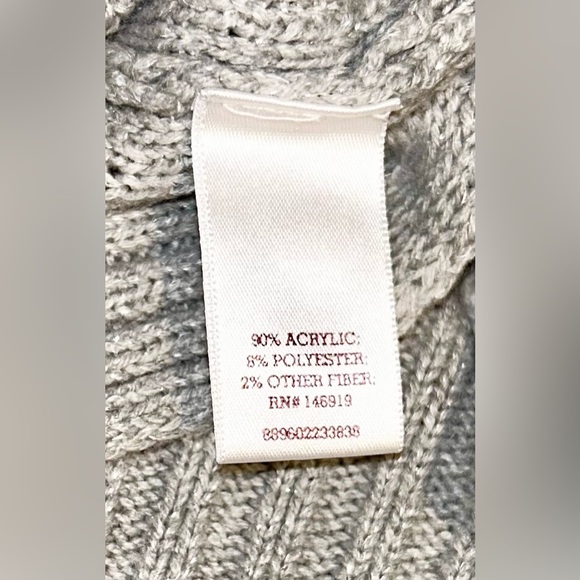 SO V-neck Knit Sweater Women’s - Picture 10 of 10